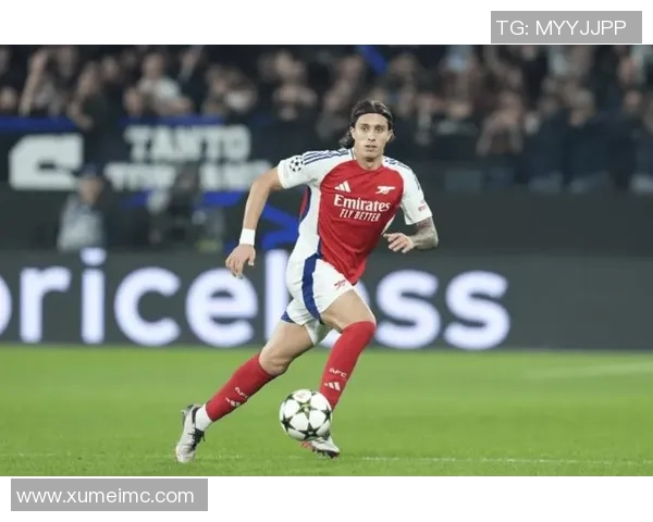 欧联杯阿森纳与多特蒙德激战成平局红牌争议引发全场热议